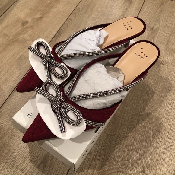 Gwen Rhinestone Bow Heels - Picture 4 of 5